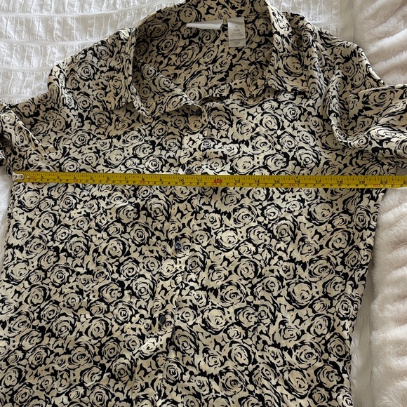 Liz Claiborne 100% Silk Floral Print Blouse in Black and Cream - Picture 6 of 7